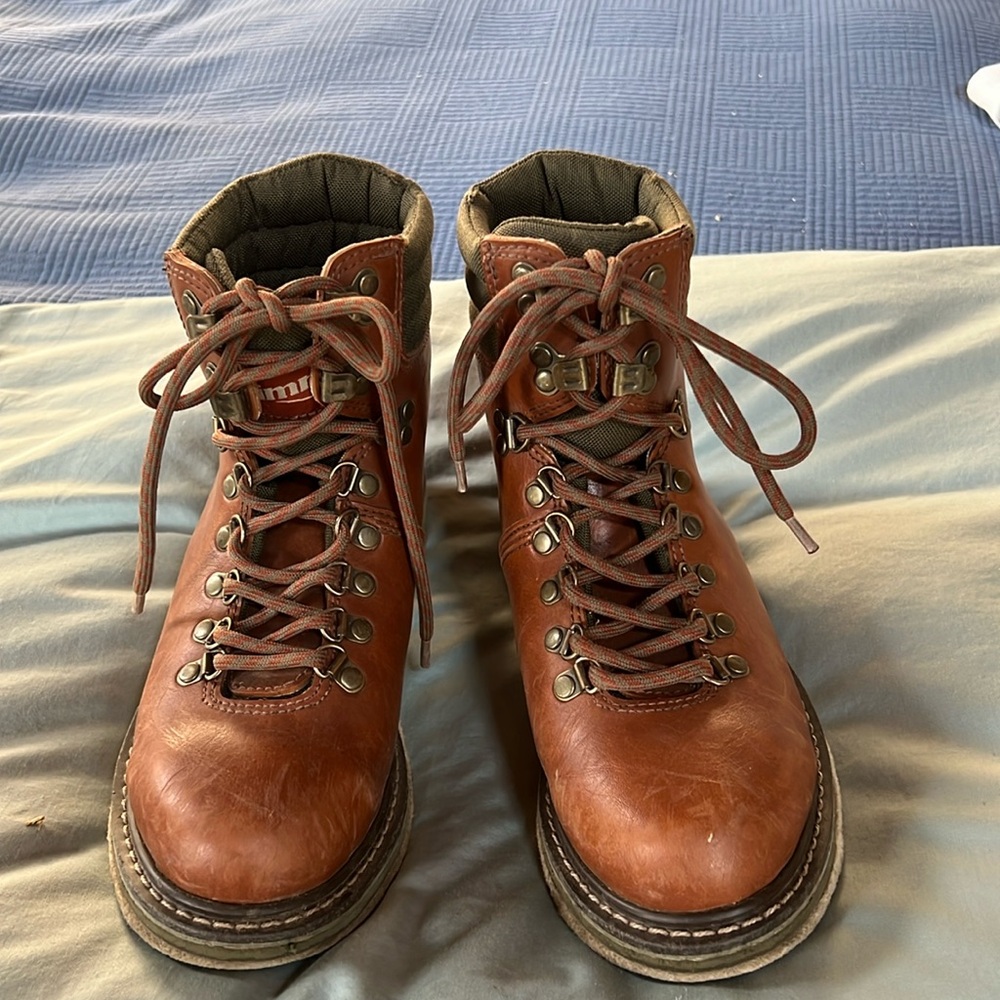 Simms wading boots. Womens size 6
